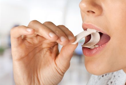 Ortodonti Tedavisinde Sakız Çiğnemenin Etkileri ve Zararları